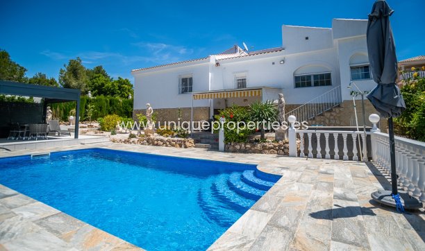 Reventa - Villa -
La Marina - LA MARINA