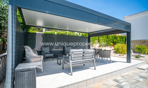 Reventa - Villa -
La Marina - LA MARINA
