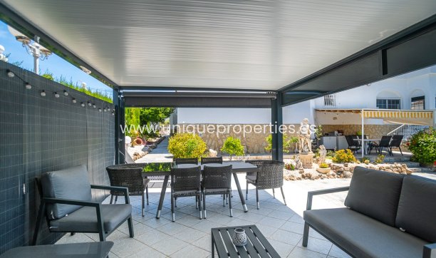 Reventa - Villa -
La Marina - LA MARINA