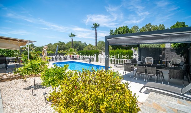 Reventa - Villa -
La Marina - LA MARINA
