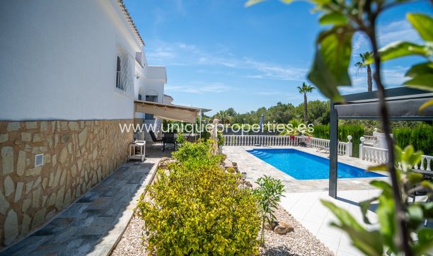 Reventa - Villa -
La Marina - LA MARINA
