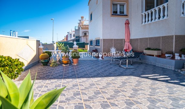 Resale - Villa -
Orihuela Costa - Los Altos