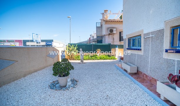 Resale - Villa -
Orihuela Costa - Los Altos