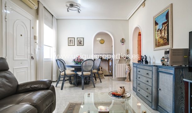 Resale - Villa -
Orihuela Costa - Los Altos