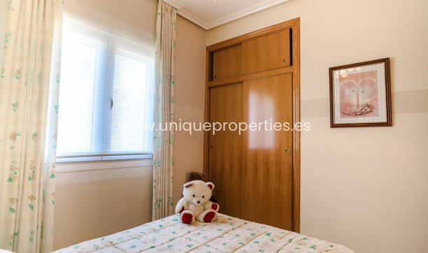 Resale - Villa -
Orihuela Costa - Los Altos