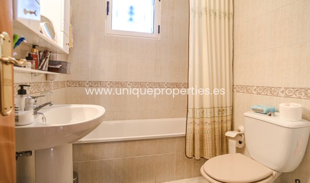 Resale - Villa -
Orihuela Costa - Los Altos