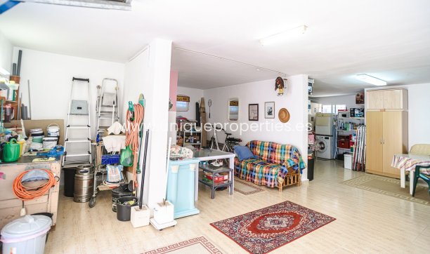Resale - Villa -
Orihuela Costa - Los Altos