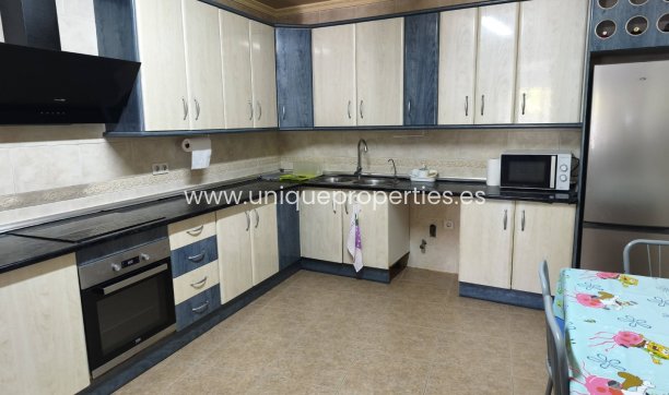 Resale - Cave House -
Cortes de Baza