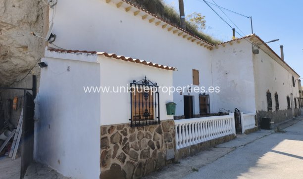 Resale - Cave House -
Cortes de Baza