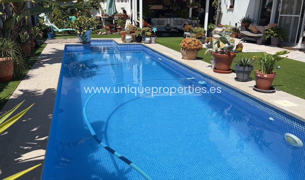 Resale - Villa -
Torrevieja - Torreta - Florida