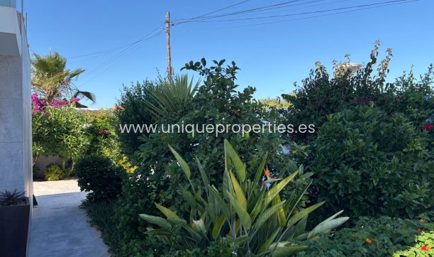 Resale - Villa -
Torrevieja - Torreta - Florida