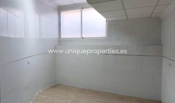 Resale - Commercial -
Tijola