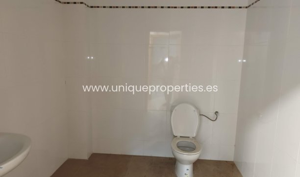 Resale - Commercial -
Tijola