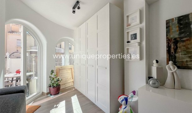 Resale - House -
Orihuela Costa - Villamartin