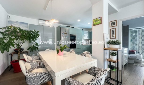Resale - House -
Orihuela Costa - Villamartin