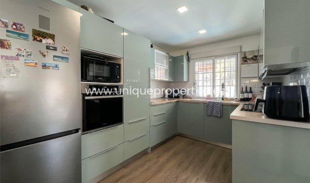Resale - House -
Orihuela Costa - Villamartin