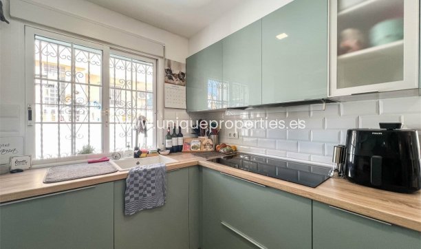 Resale - House -
Orihuela Costa - Villamartin