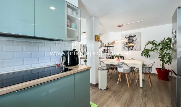 Resale - House -
Orihuela Costa - Villamartin