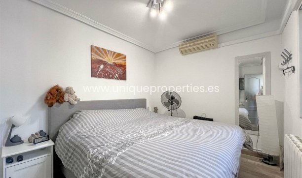 Resale - House -
Orihuela Costa - Villamartin