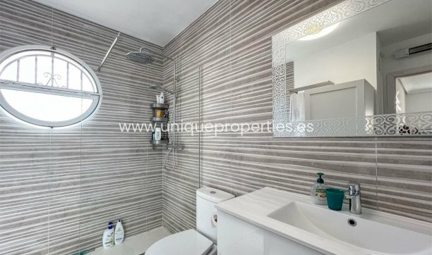 Resale - House -
Orihuela Costa - Villamartin