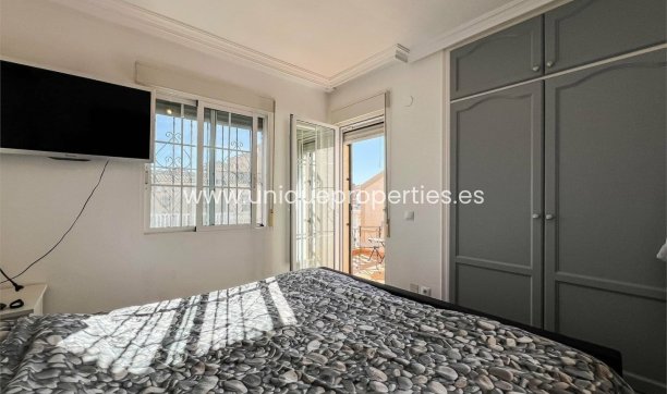 Resale - House -
Orihuela Costa - Villamartin