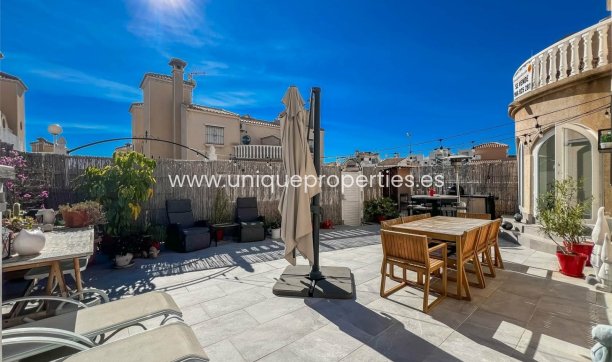 Resale - House -
Orihuela Costa - Villamartin