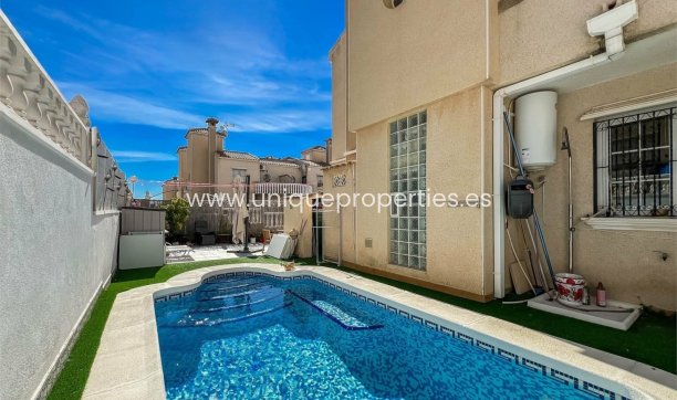 Resale - House -
Orihuela Costa - Villamartin
