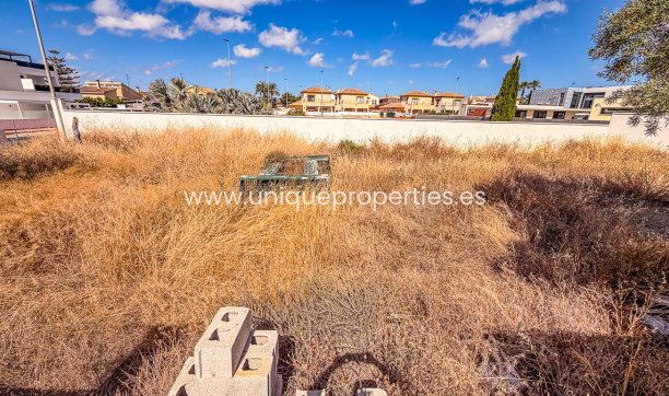 Resale - Land -
Santiago de la Ribera - zona san blas