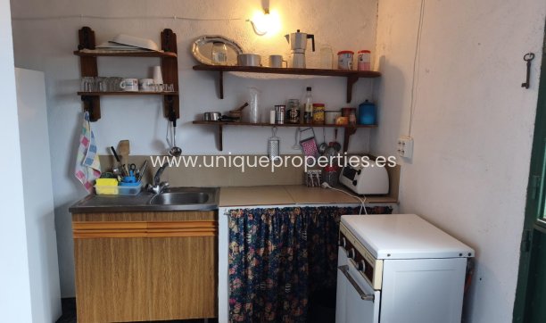 Resale - Cave House -
Castril