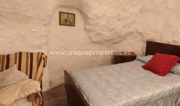 Resale - Cave House -
Castril