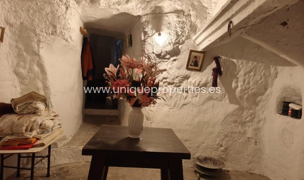 Resale - Cave House -
Castril