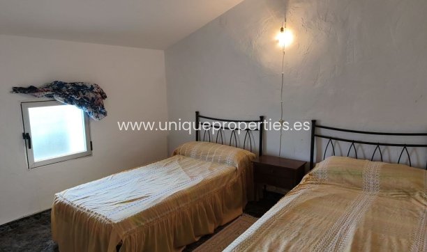 Resale - Cave House -
Castril
