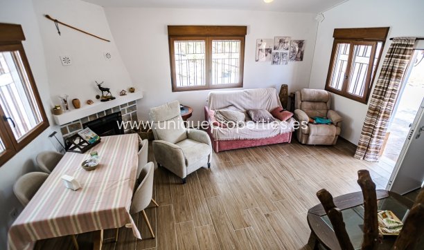 Resale - House -
LA TERCIA - La Tercia
