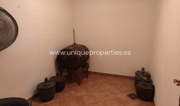 Resale - Villa -
Huescar