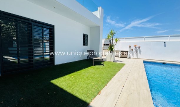 Resale - Villa -
San Pedro del Pinatar - Lo pagan