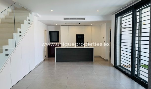 Resale - Villa -
San Pedro del Pinatar - Lo pagan