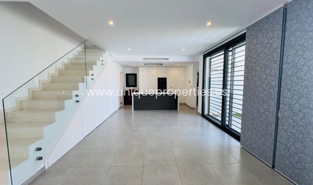 Resale - Villa -
San Pedro del Pinatar - Lo pagan