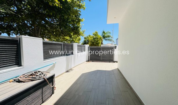 Resale - Villa -
San Pedro del Pinatar - Lo pagan