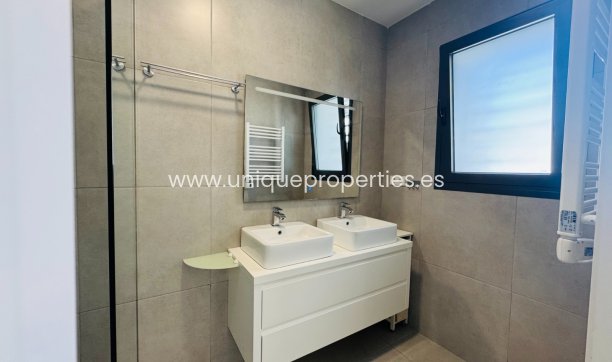 Resale - Villa -
San Pedro del Pinatar - Lo pagan
