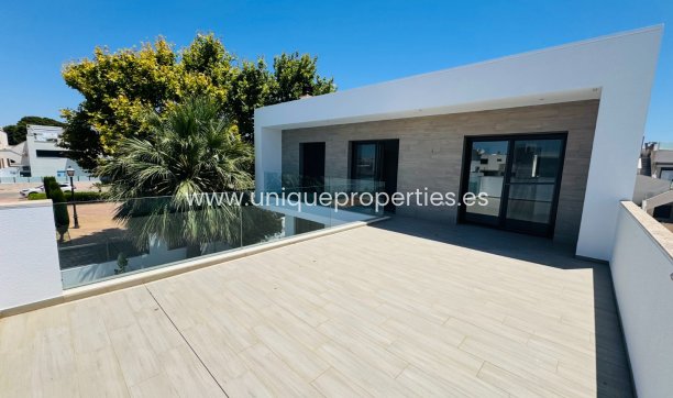 Resale - Villa -
San Pedro del Pinatar - Lo pagan
