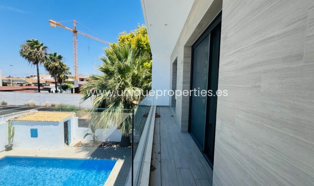Resale - Villa -
San Pedro del Pinatar - Lo pagan