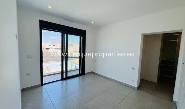 Resale - Villa -
San Pedro del Pinatar - Lo pagan
