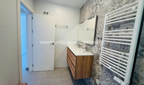 Resale - Villa -
San Pedro del Pinatar - Lo pagan