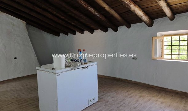 Herverkoop - Village House -
Castril