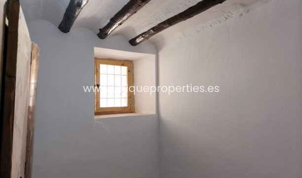Herverkoop - Village House -
Castril