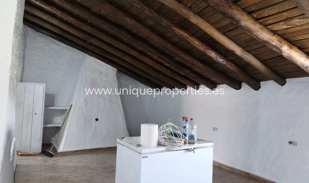 Herverkoop - Village House -
Castril