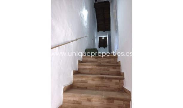 Herverkoop - Village House -
Castril