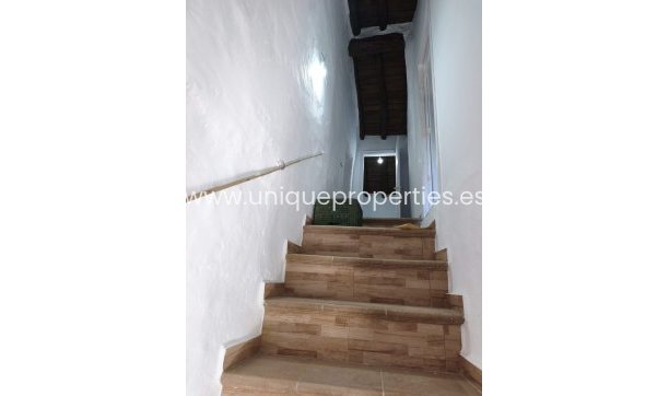 Herverkoop - Village House -
Castril