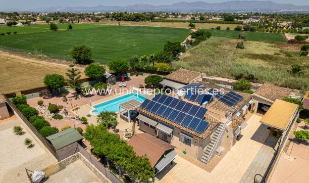 Reventa - House -
CATRAL - Catral