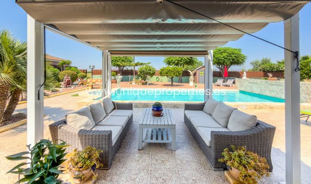 Reventa - House -
CATRAL - Catral